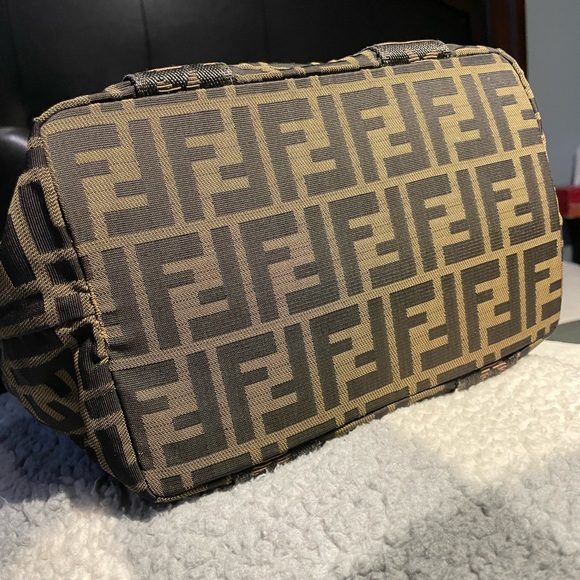 Fendi small bag SOLD - Picture 3 of 11